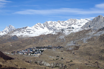 Obraz premium Formigal village in the Pyrenees, Spain