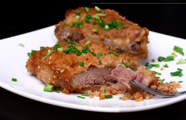 Roasted beef with herbed bread crust