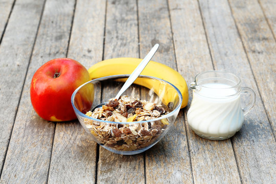 M&uuml;sli - Milch, Obst, Bannane, Apfel