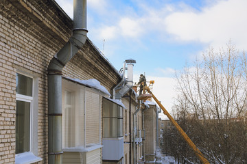 Roof icicle removal