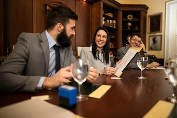 secretary presents a new projec