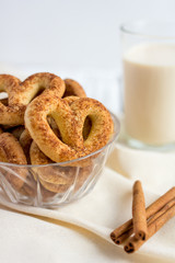 Pretzel with cinnamon and sugar