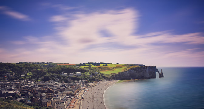 Panorama citt&agrave; e falesie &eacute;tretat