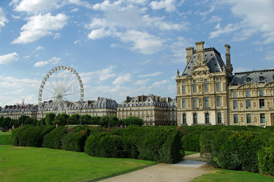  Garten der Tuilerien und Louvre in Paris