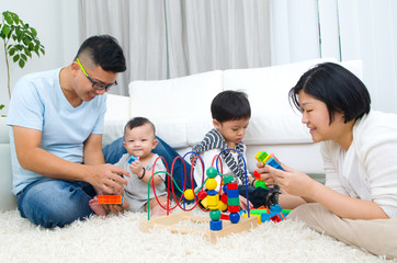 Fototapeta premium Asian family