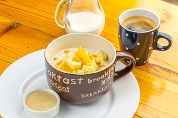 Porridge with fruits