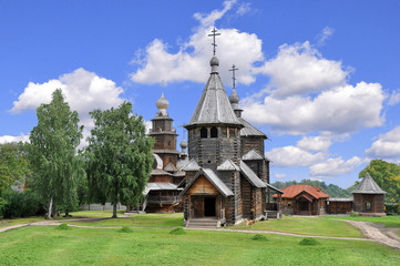 Fototapeta na wymiar Suzdal. Resurrection wooden Church