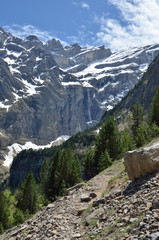 Footpath to the cirque of Gavarnie
