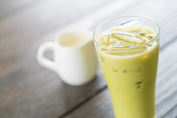 iced matcha latte