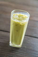 iced matcha latte
