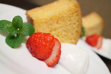 手作りのシフォンケーキ