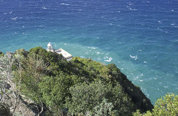 Leuchtturm am Meer in Ischia