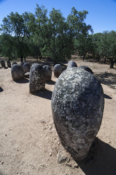 Menhires en los Almendres, &Eacute;vora, Portugal