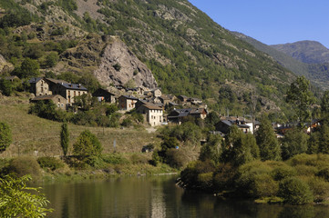 Fototapeta na wymiar Village of Tavascan, Lleida province, Catalonia, Spain