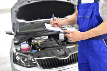 Schecktheft - Wartungsdienst in einer Autowerkstatt // Maintenance Services in an car repair shop