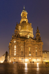 Fototapeta na wymiar Frauenkirche am Neumarkt in Dresden