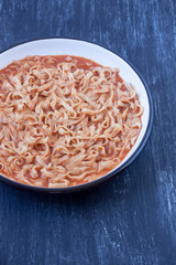 noddle with tomato sauce / pasta
