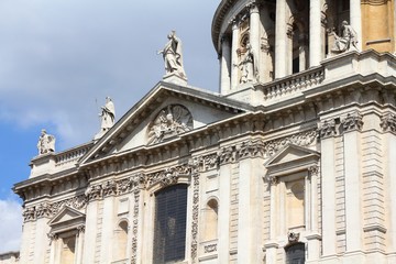 Fototapeta na wymiar London cathedral