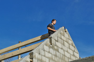 construction de maison individuelle - ouvrier