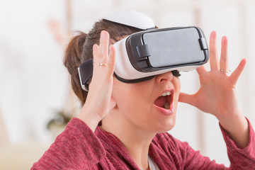 Virtual reality headset