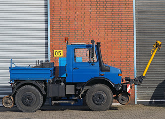 Unimog blau