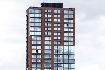 Fassade eines modernen Wohngebäudes in Rotterdam, Niederlande