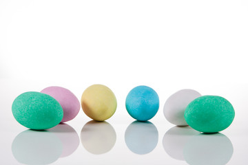 uova di Pasqua colorate