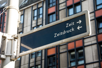 Schild 61 - Zeit