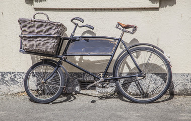 Fototapeta na wymiar Altes Fahrrad in Oamaru Neuseeland