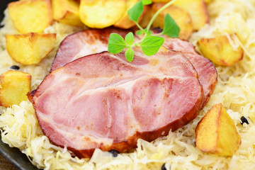 Fleisch Sauerkraut
