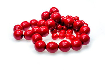 красные бусы