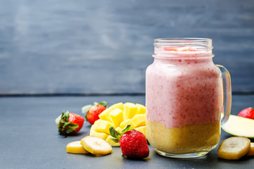 Mango strawberry banana smoothie