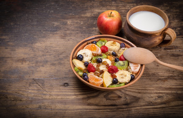 Oatmeal with fruits and milk