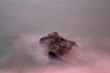 Roca en la orilla