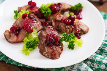 Chicken livers with cranberry sauce and lettuce