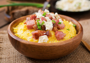Banosh - Ukrainian Hutsul meal (maize porridge) with bacon, cracklings and cheese