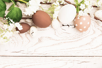 Easter decorations with spring flowers 