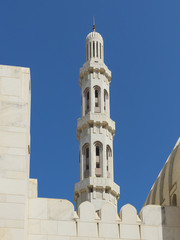 Obraz premium Große Sultan-Qabus-Moschee, eines der wichtigsten Bauwerke des Landes, eine der weltweit größten Moscheen, Muscat, Maskat, Sultanat Oman, Golfstatt, Arabische Halbinsel, Naher Osten, Asien