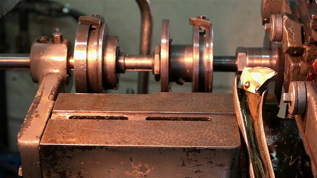 Desktop, drive shaft, tray under the oil - a component of a lathe. 50 FPS