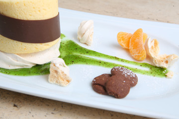 Orange cake with cookies