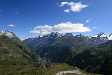 Fototapeta na wymiar Alpejska dolina