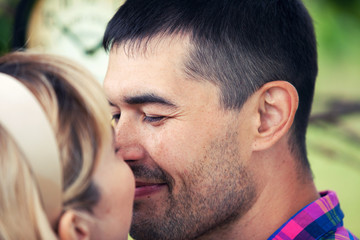 Obraz premium Lovers kiss Closeup