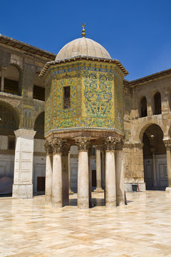 Syria. Damascus. Omayyad Mosque. The Dome of the Treasury (Qubbat al-Khazna) - octagonal structure decorated with mosaics, standing on eight Roman columns
