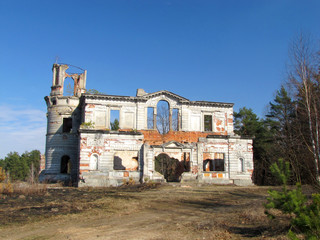 Fototapeta na wymiar Ruins of Tyshkevich palace