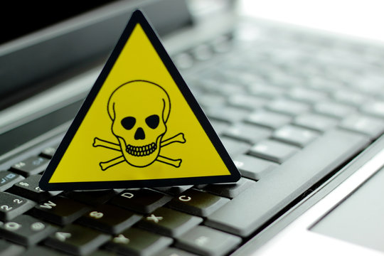 Warnung vor giftigen Stoffen" nach EN ISO 7010