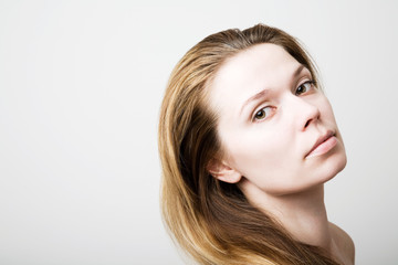 Naklejka premium Portrait of a young woman