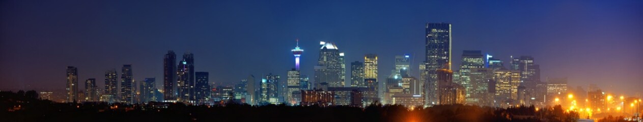 Fototapeta na wymiar Calgary downtown panorama at night in Alberta, Canada.
