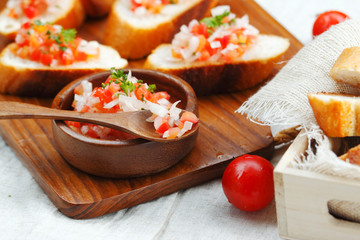 Bruschetta : the most popular Italian appetizer 