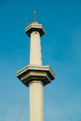 Amusement park tower