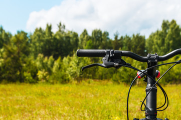 Fototapeta na wymiar mountain bike in the field